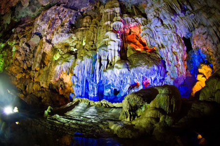 Thien Cung Cave, Halong Bay